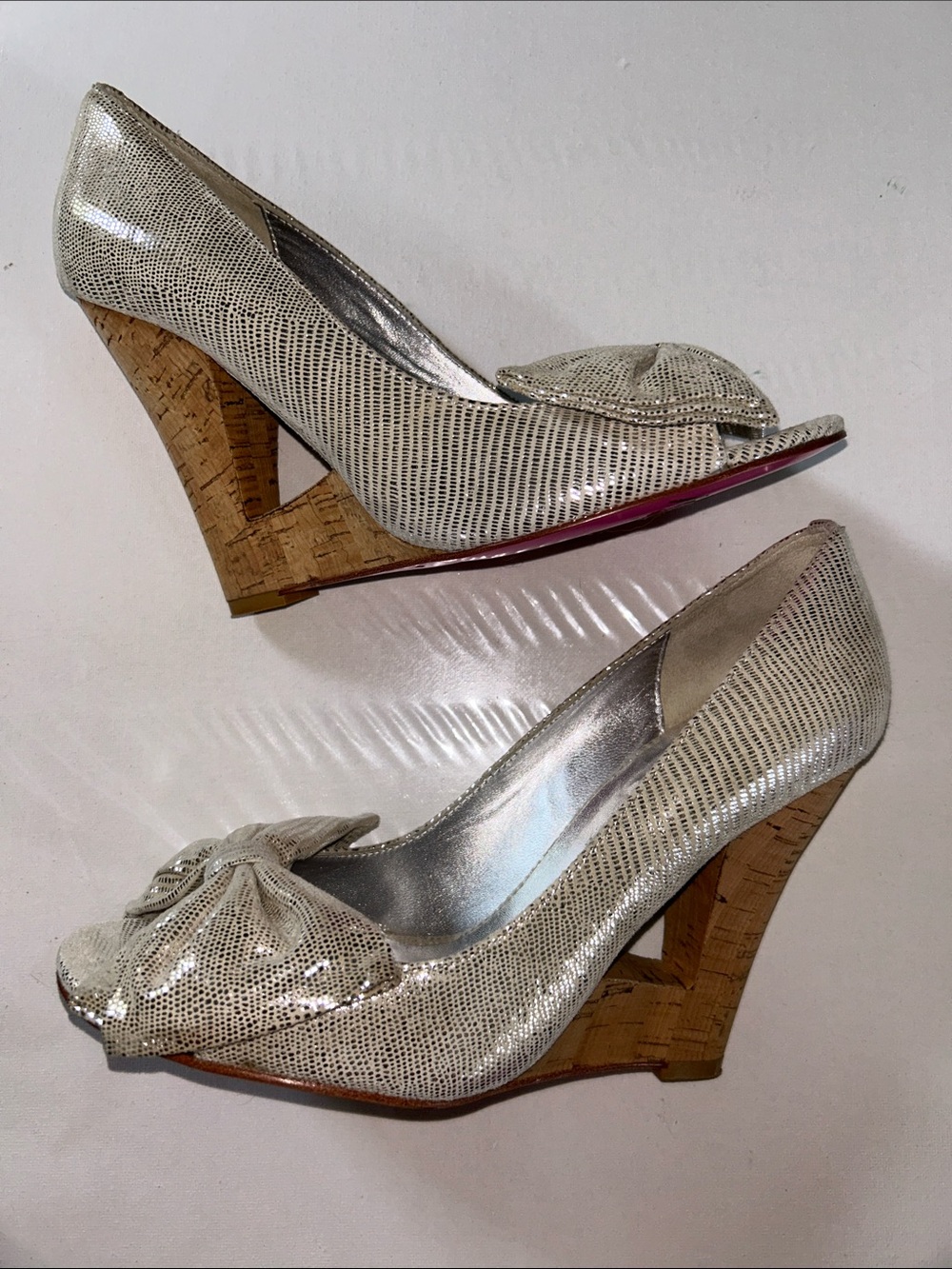 NWOB Betsey Johnson Florence Silver Bow Peep Toe Wedges - Metallic Textured - Picture 1 of 9